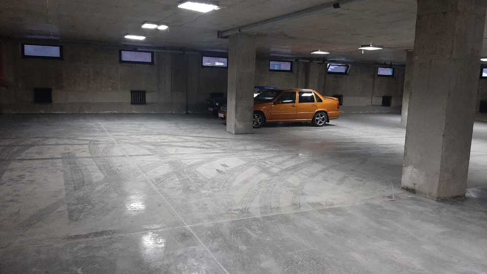 Топпинговый пол 1200 м², паркинг, Москва — после