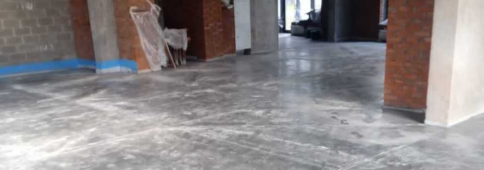 Топпинговый пол · 303.57 м² · производство · Москва