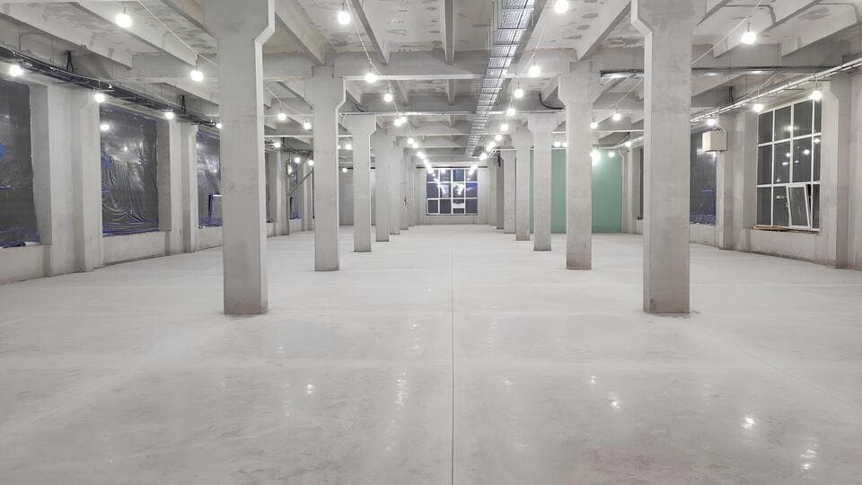 Топпинговый пол 844 м², административное здание, Москва — после