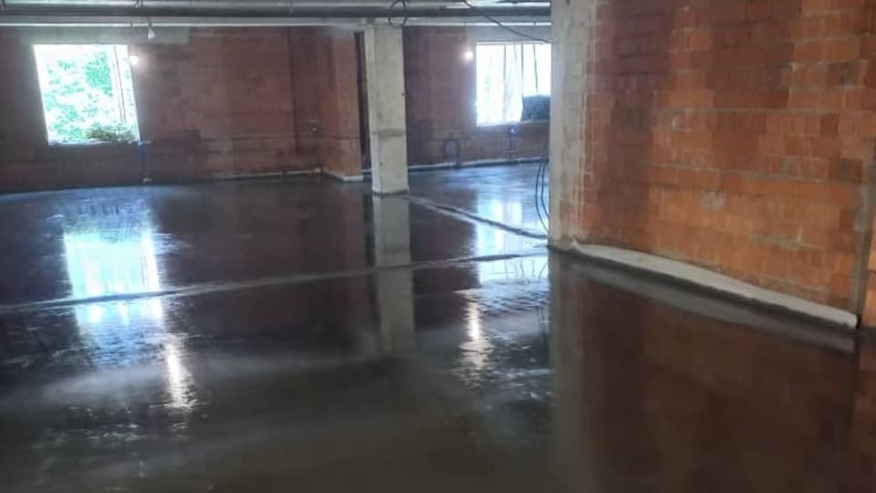 Топпинговый пол 977.52 м², административное здание — после