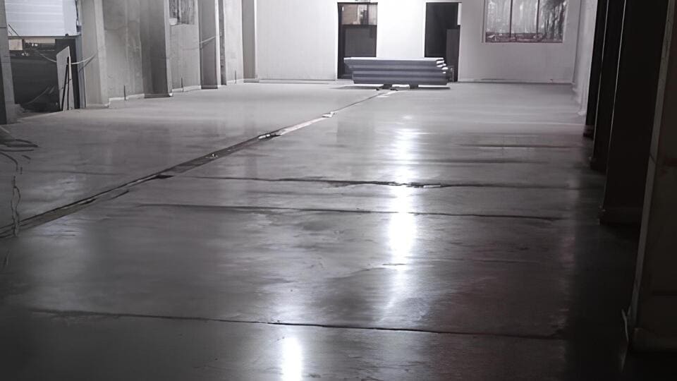 Топпинговый пол 535 м², производство, Королёв — после