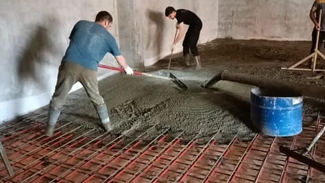 Топпинговый пол, гараж в Подольске — Укладка бетонной смеси