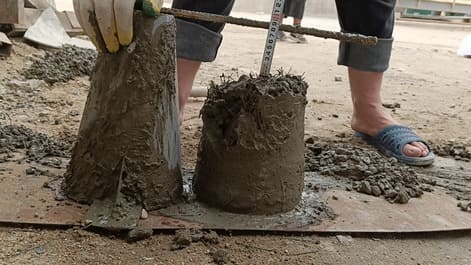 Топпинговый пол, склад в Щёлкове — Проверка подвижности бетона